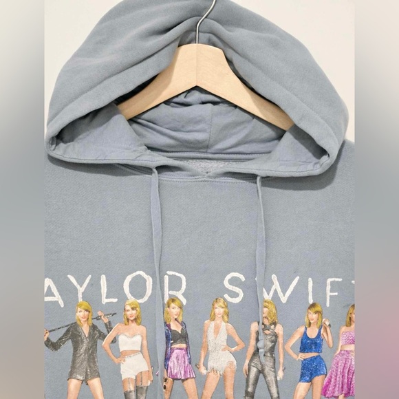 Taylor Swift 1989 Taylor's VersionEras Blue Hoodie ~ Size Small - Picture 4 of 11